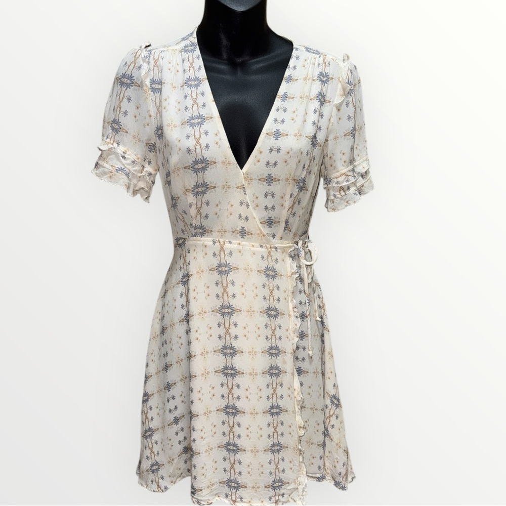 ASTR The Label Women's Willa Short Sleeve Floral Short Wrap Dress size XS